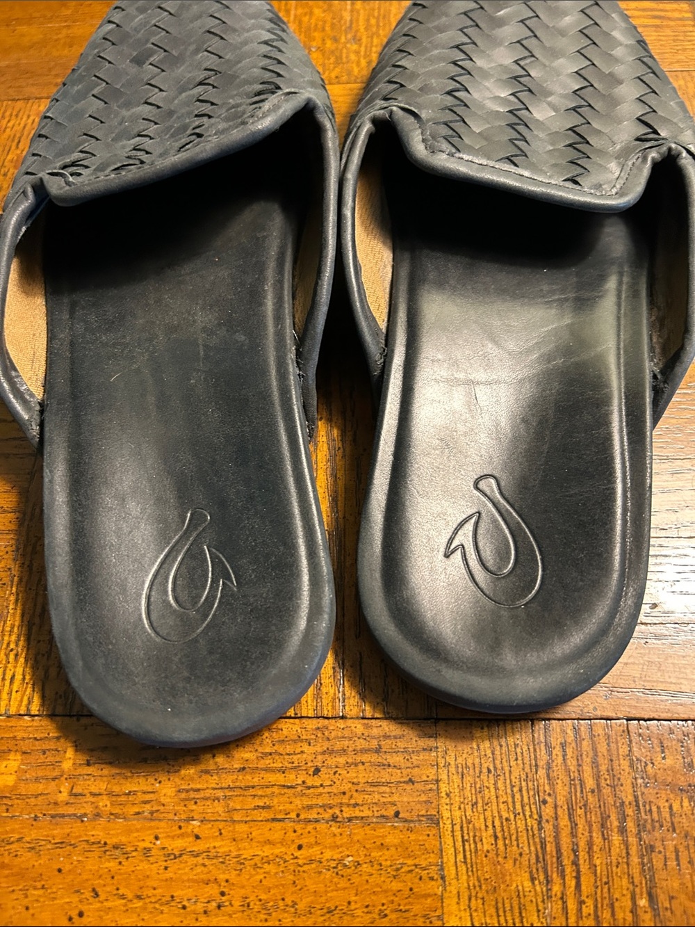Women Black Woven Slip-On Shoes - Picture 2 of 3
